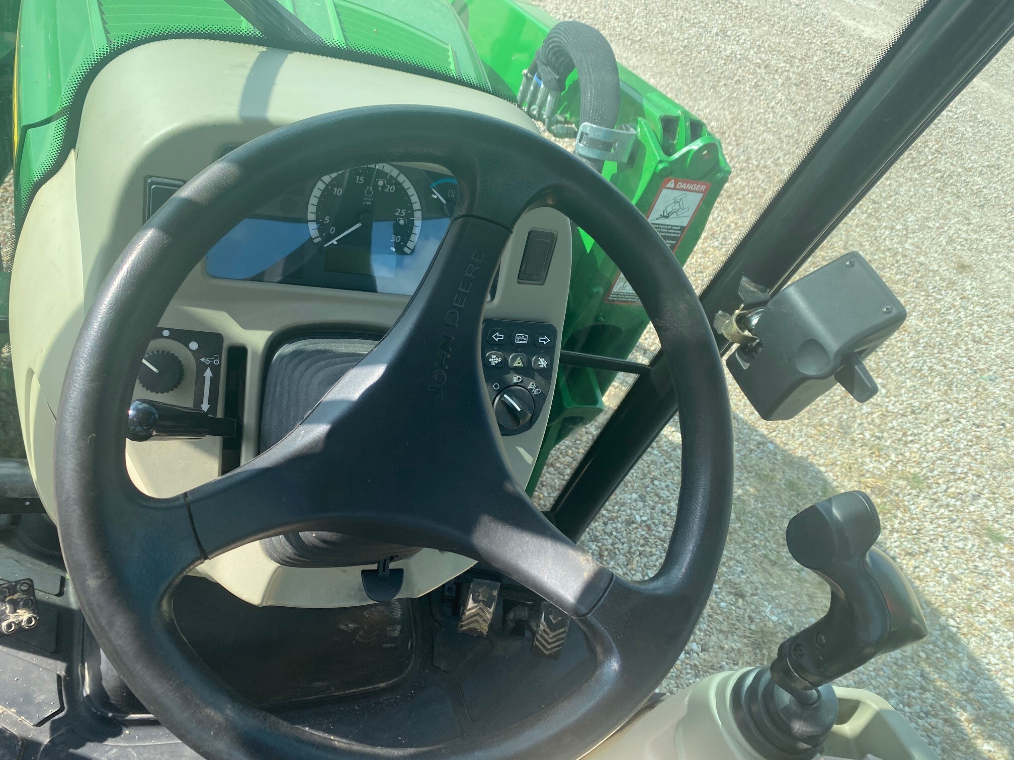 John Deere 4044R Image 8