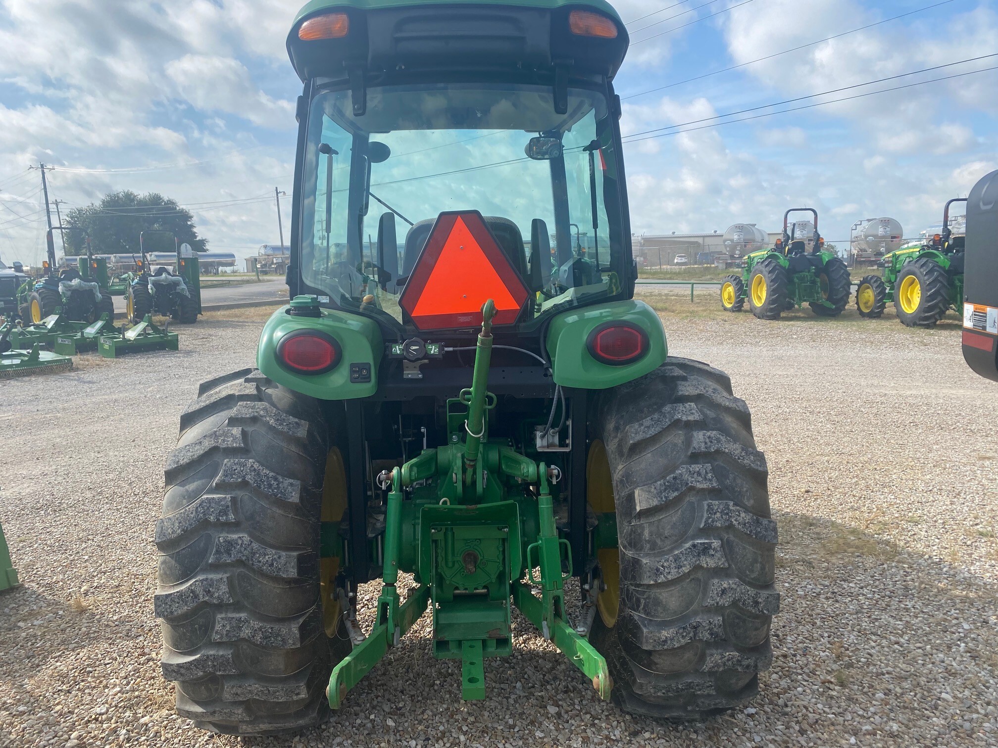John Deere 4044R Image 3