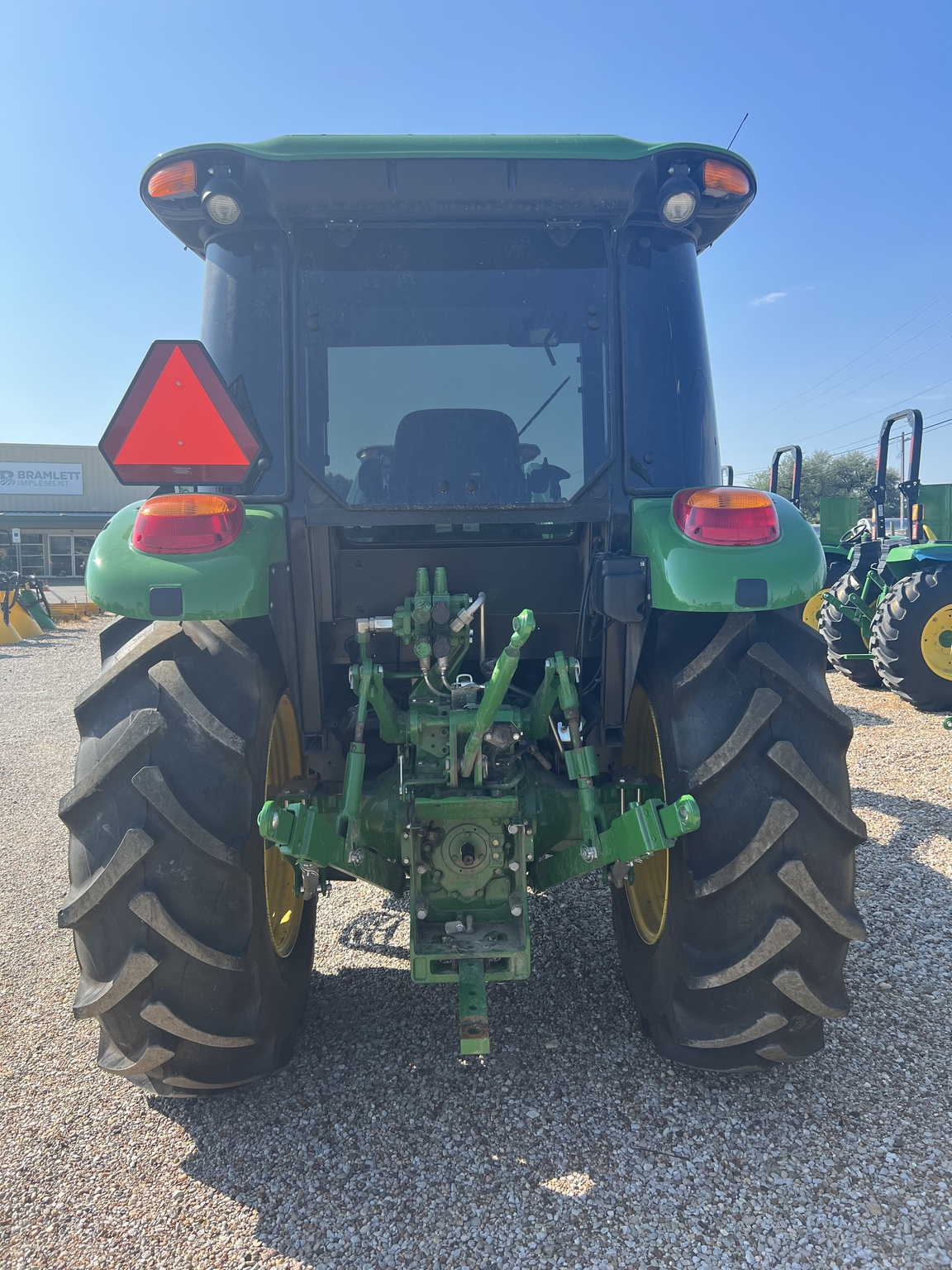2020 John Deere 5100E Image 5