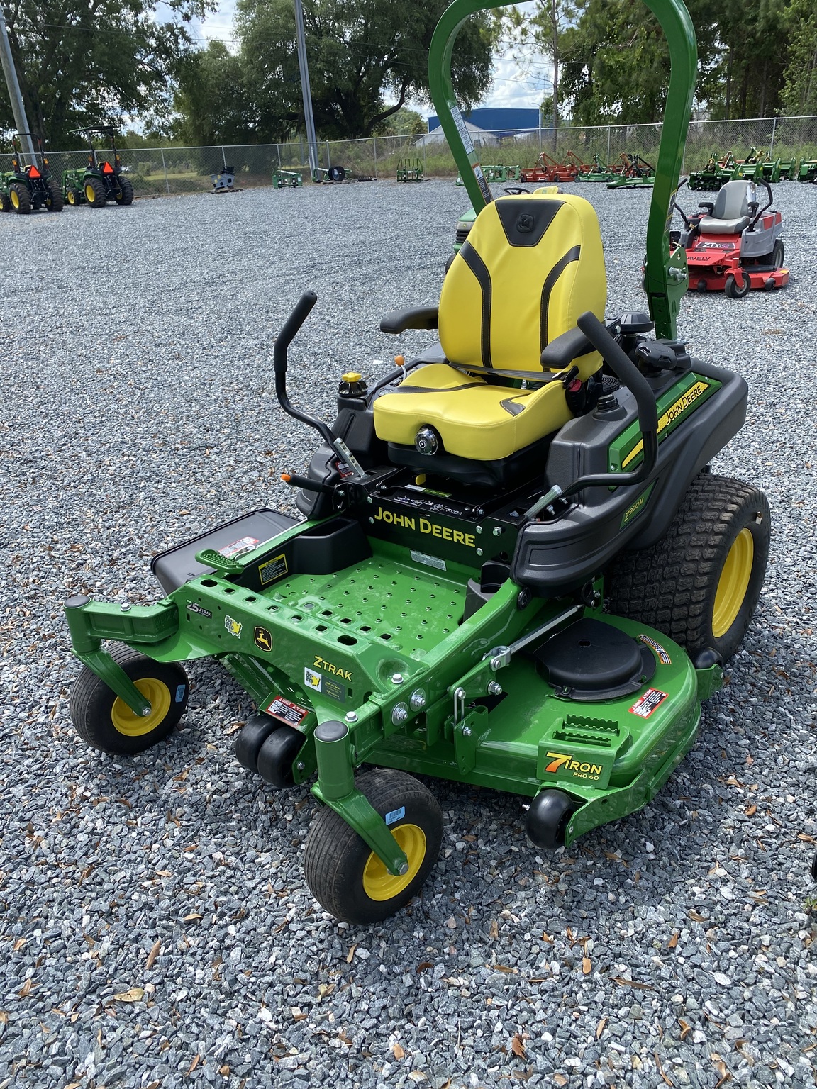 2025 John Deere Z920M Image 3