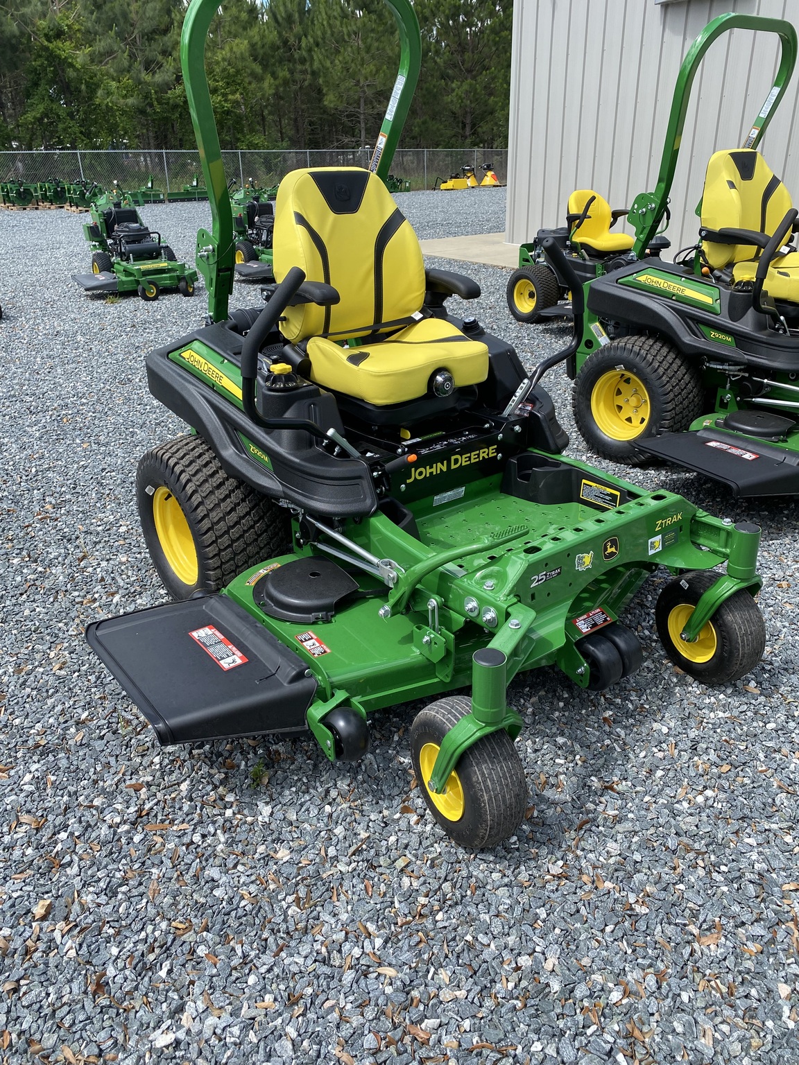 2025 John Deere Z920M Image 1