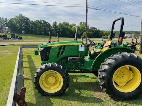 2017 John Deere 5065E Photo 4