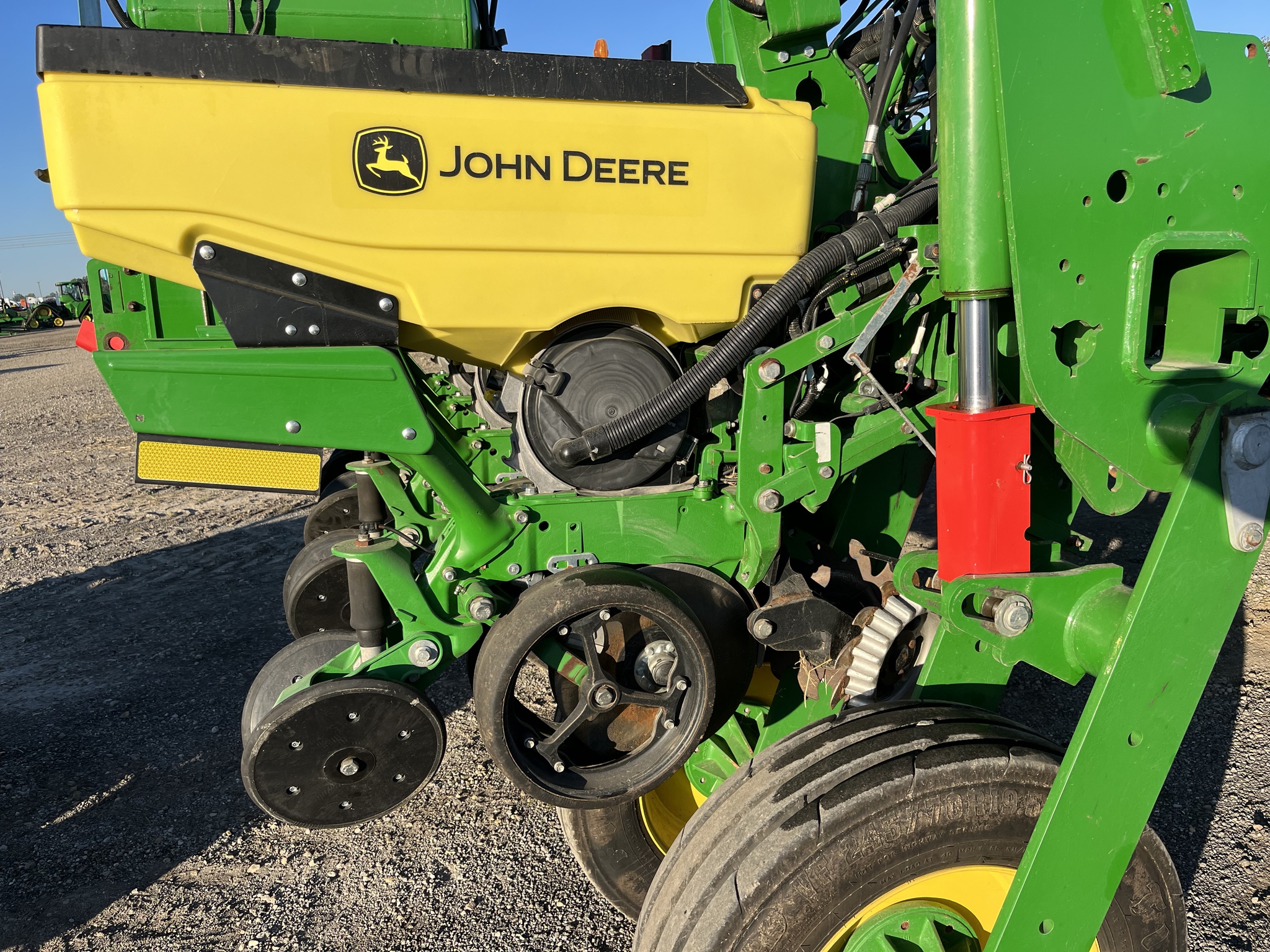 2021 John Deere 1775NT Image 11