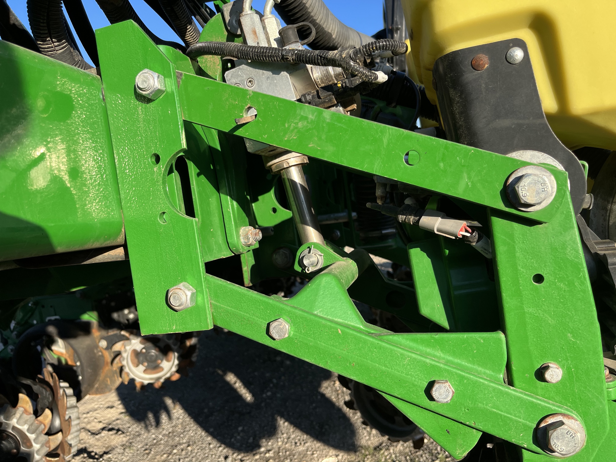 2021 John Deere 1775NT Image 16
