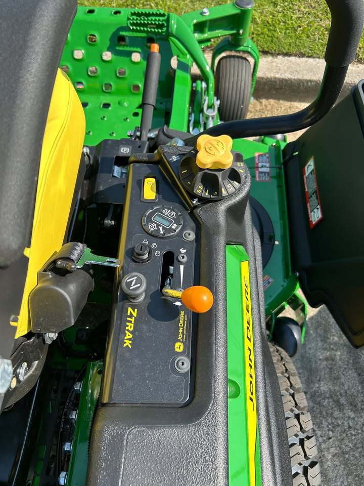 2023 John Deere ZTRAK 60 Image 4