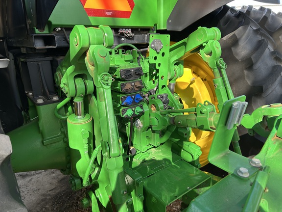 2022 John Deere 8R 310 Photo 8