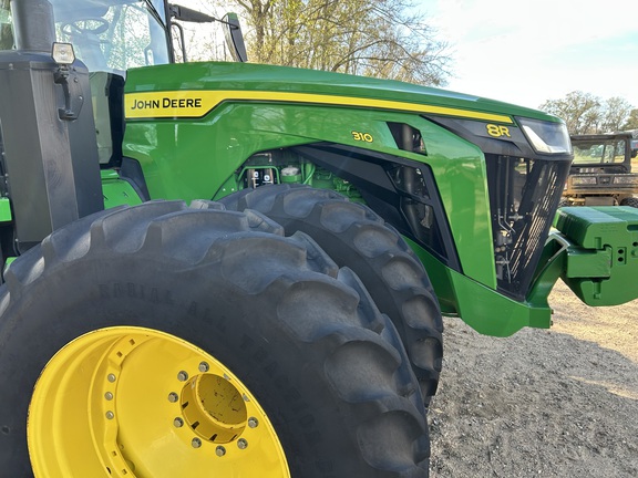 2022 John Deere 8R 310 Photo 12