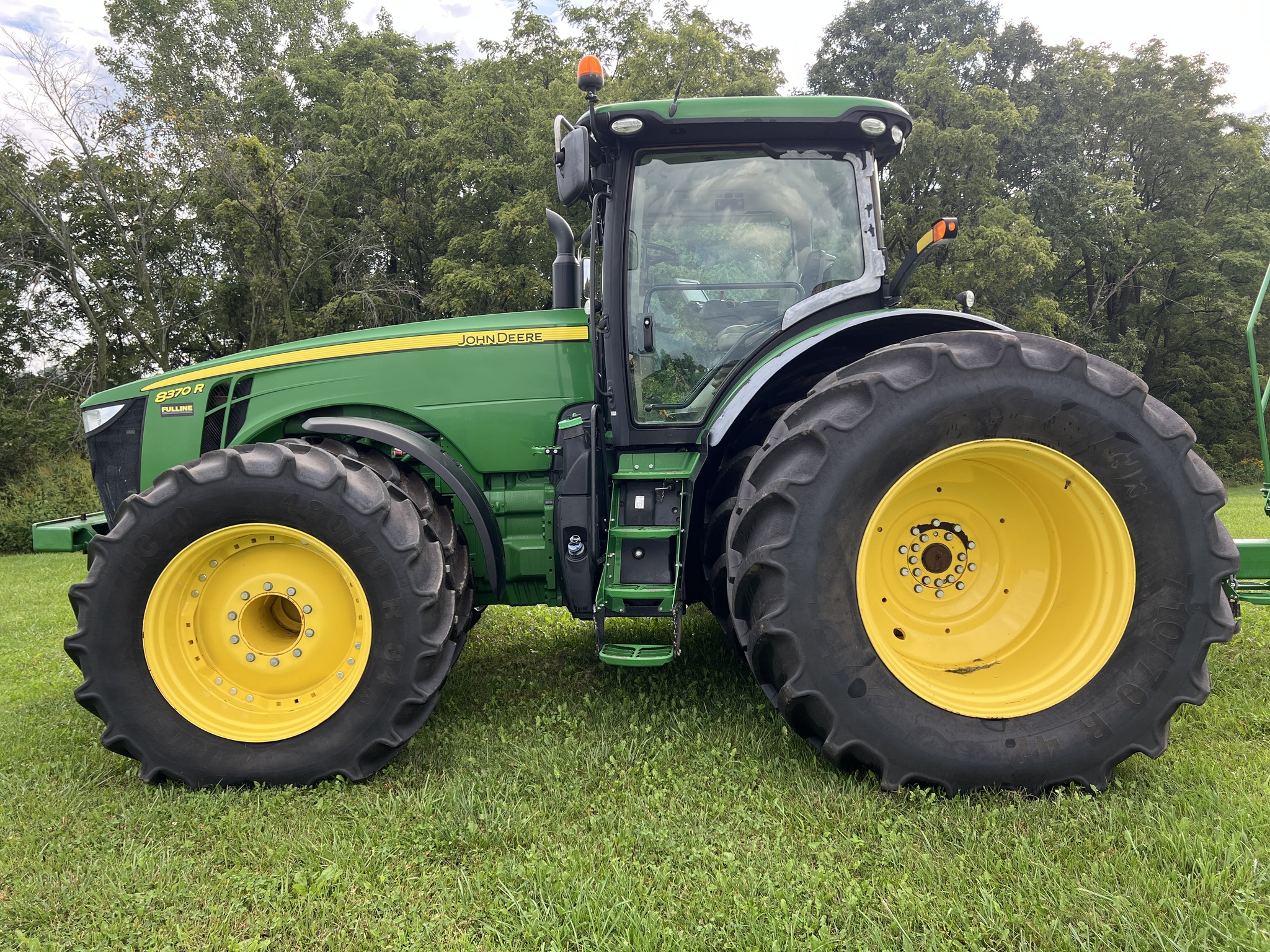 2016 John Deere 8370R Row Crop Tractors