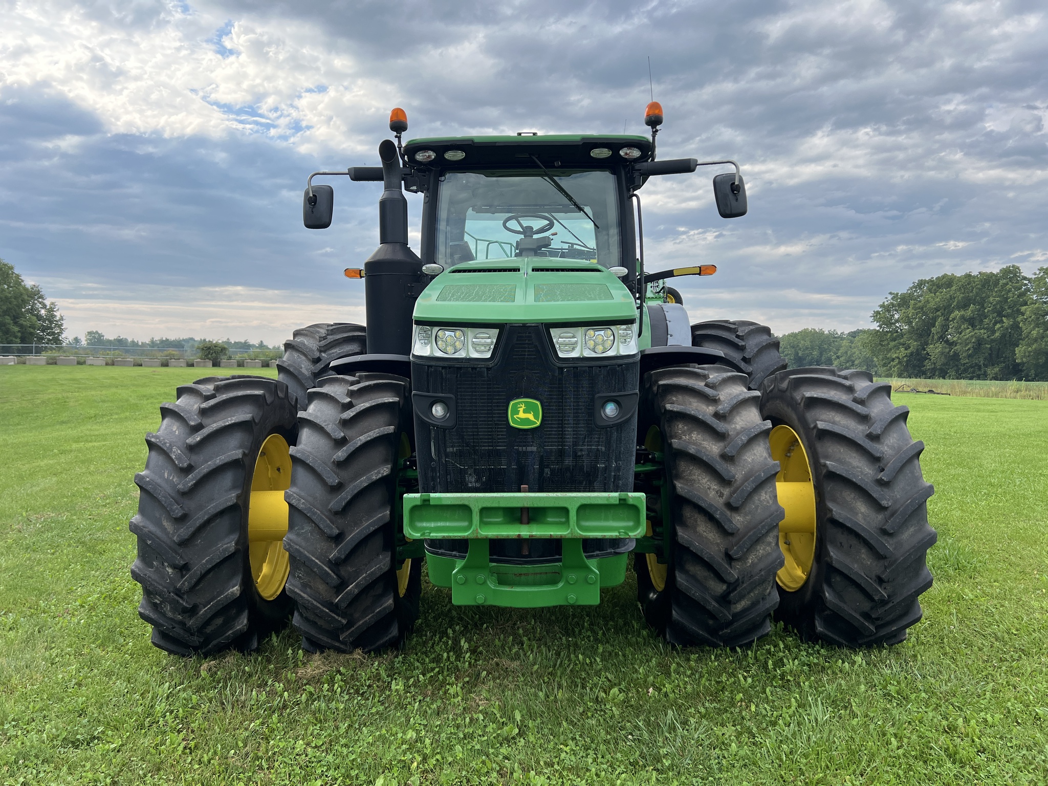 2016 John Deere 8370R Row Crop Tractors