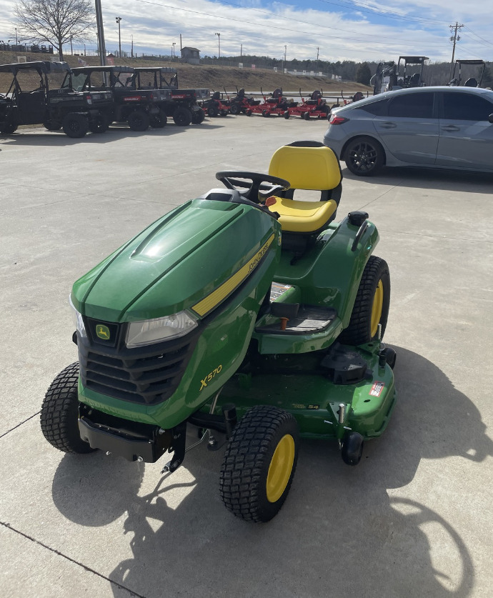 2025 John Deere X570 Image 5
