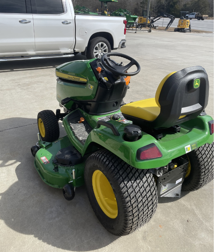 2025 John Deere X570 Image 3