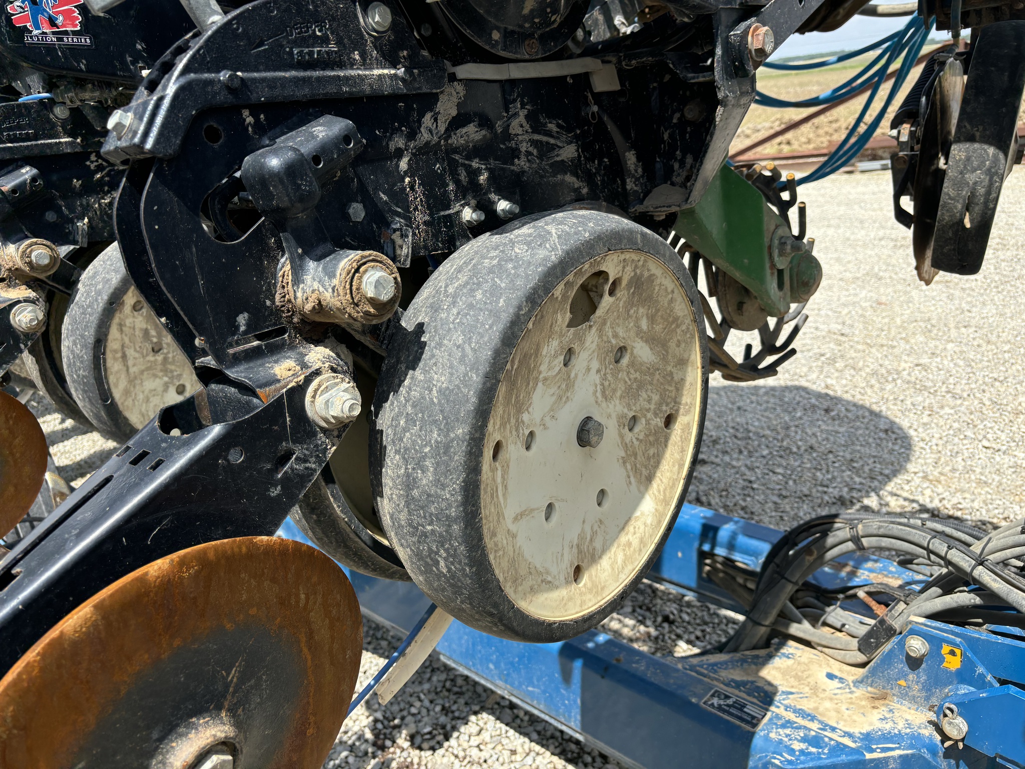 2012 Kinze 3600 Image 2