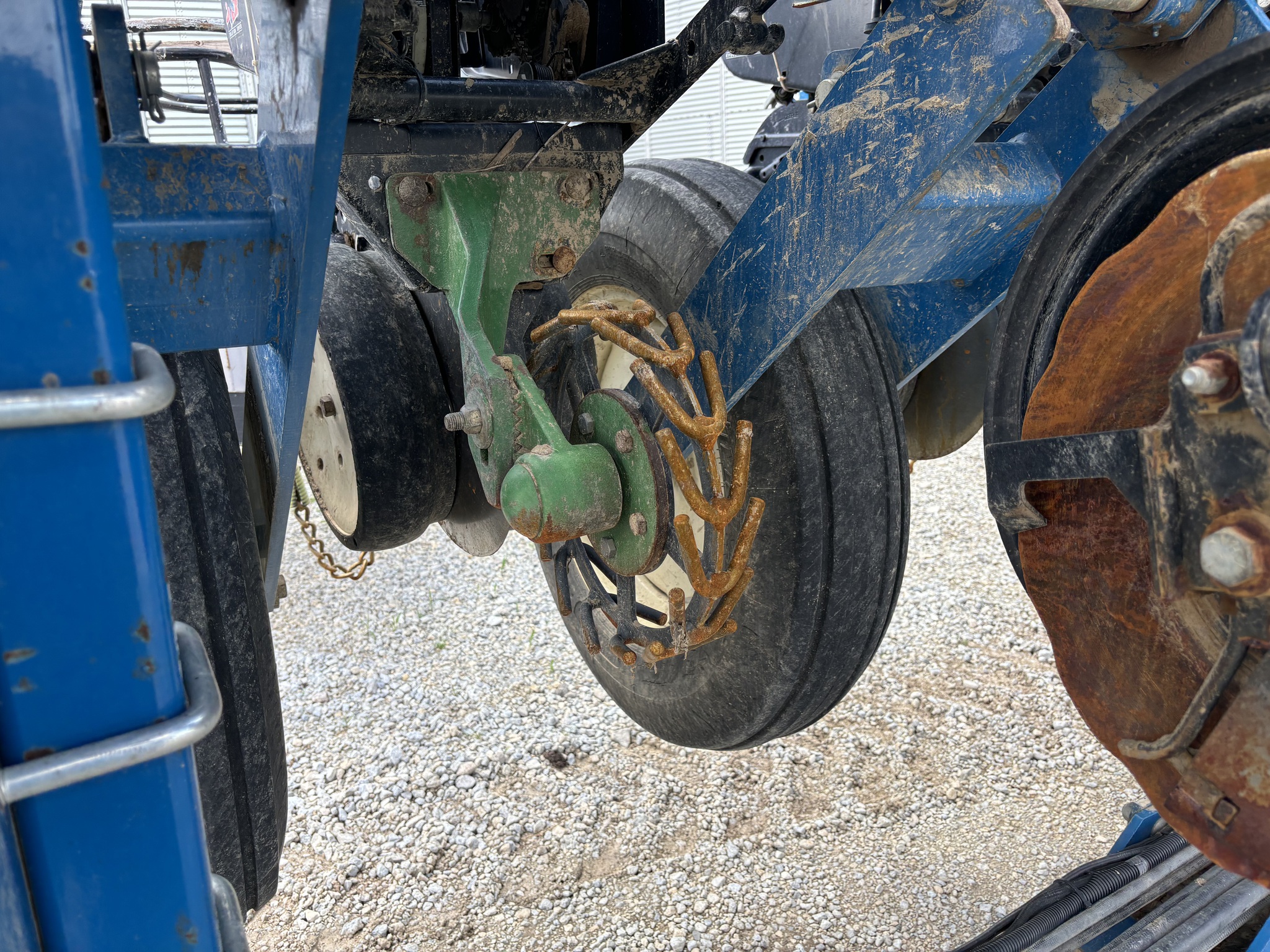 2012 Kinze 3600 Image 12