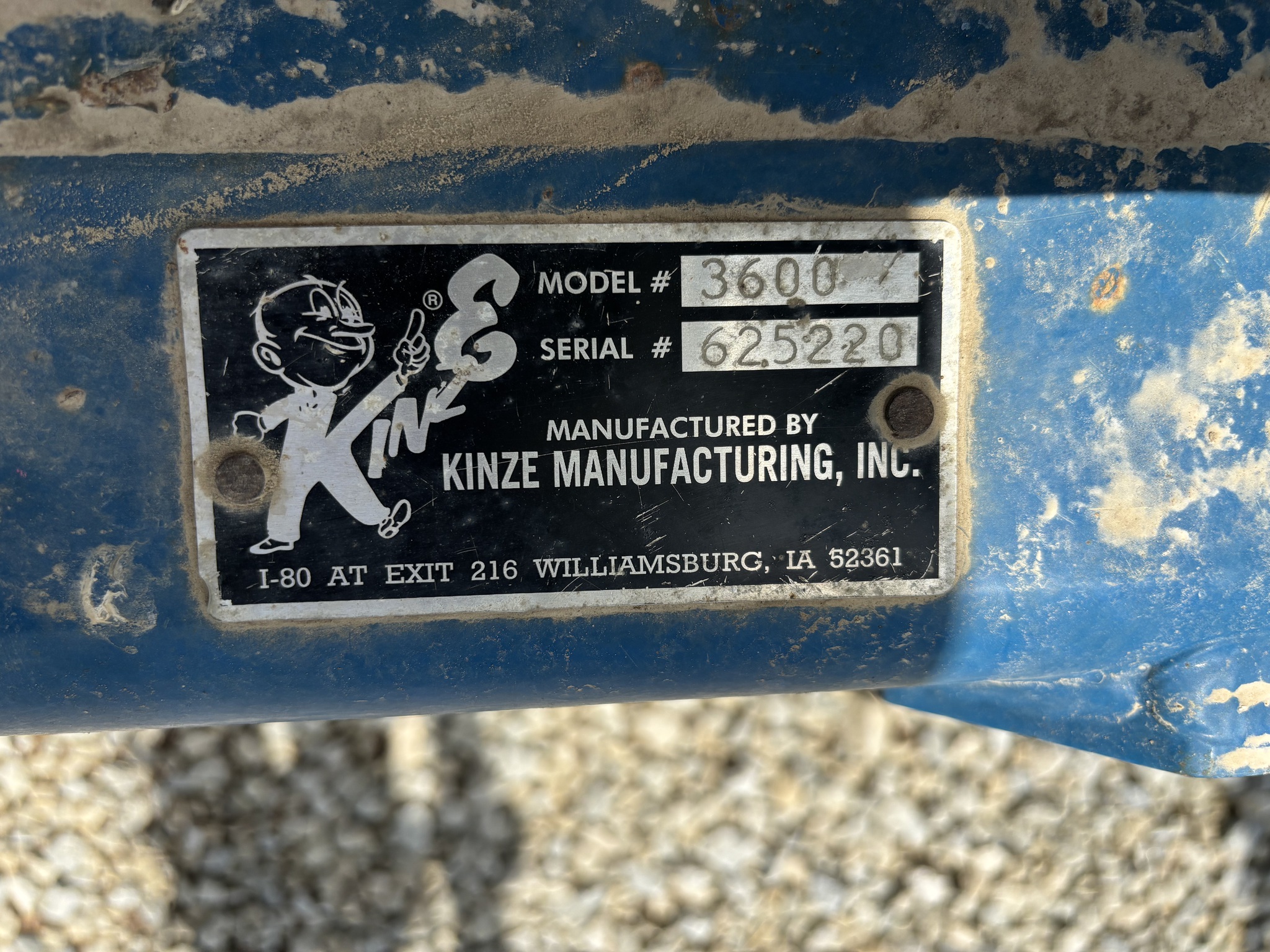 2012 Kinze 3600 Image 17