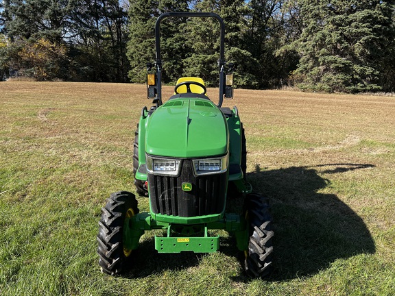 2024 John Deere 3046R - Photo8