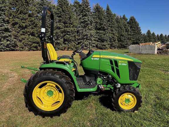 2024 John Deere 3046R - Photo2