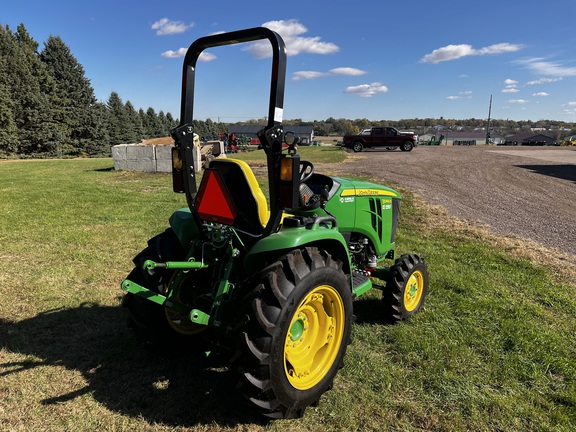 2024 John Deere 3046R - Photo3