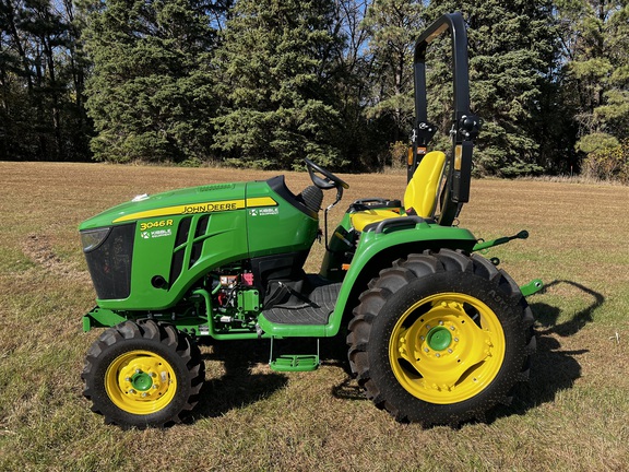 2024 John Deere 3046R - Photo6