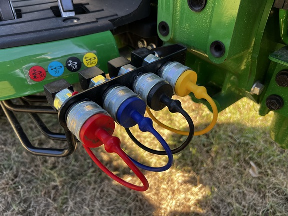 2024 John Deere 3046R - Photo14