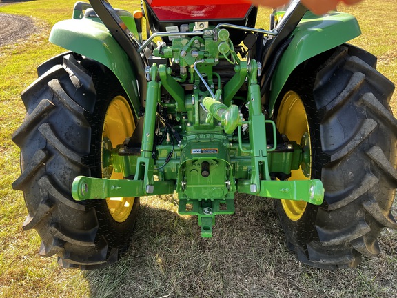 2024 John Deere 3046R - Photo15