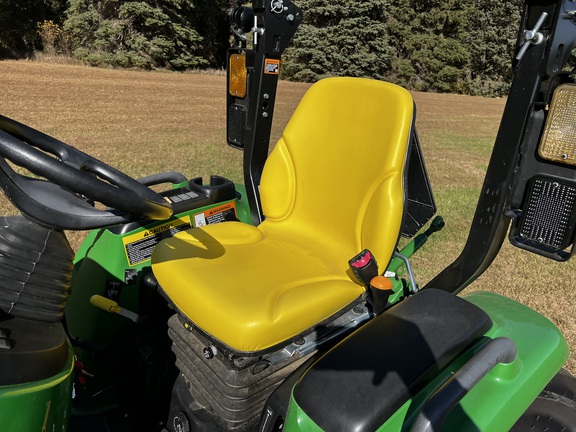 2024 John Deere 3046R - Photo19