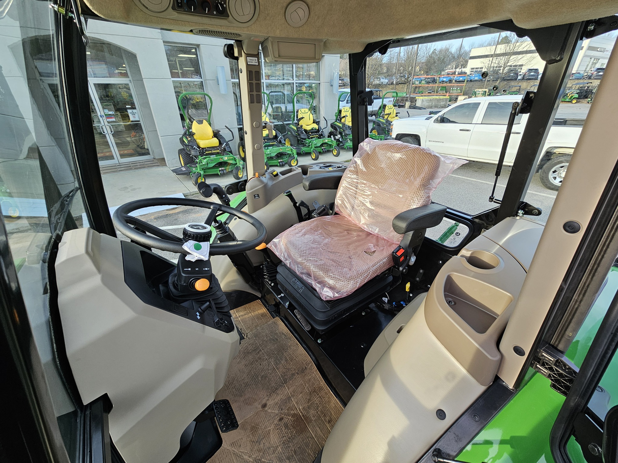 2024 John Deere 5075E Image 10