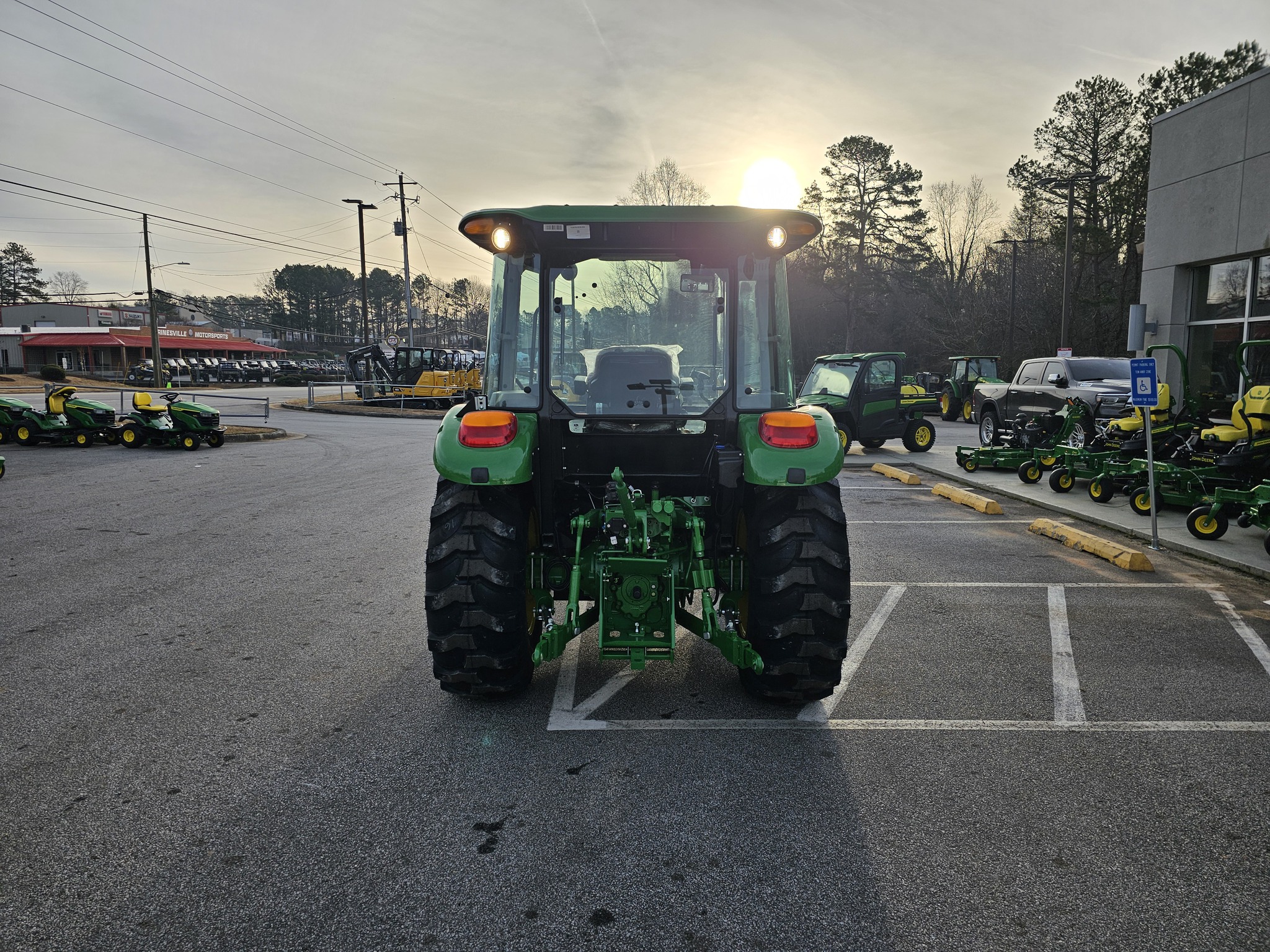 2024 John Deere 5075E Image 7