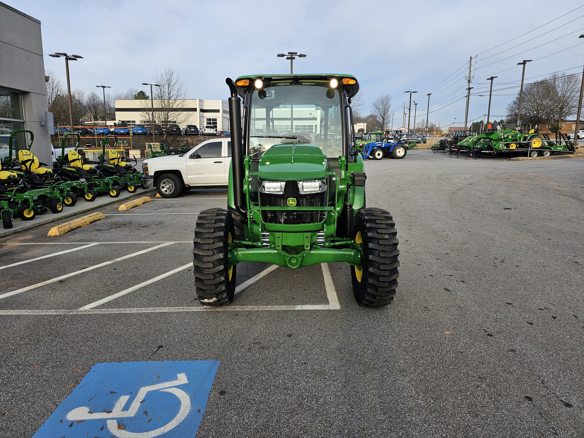 2024 John Deere 5075E Image 3