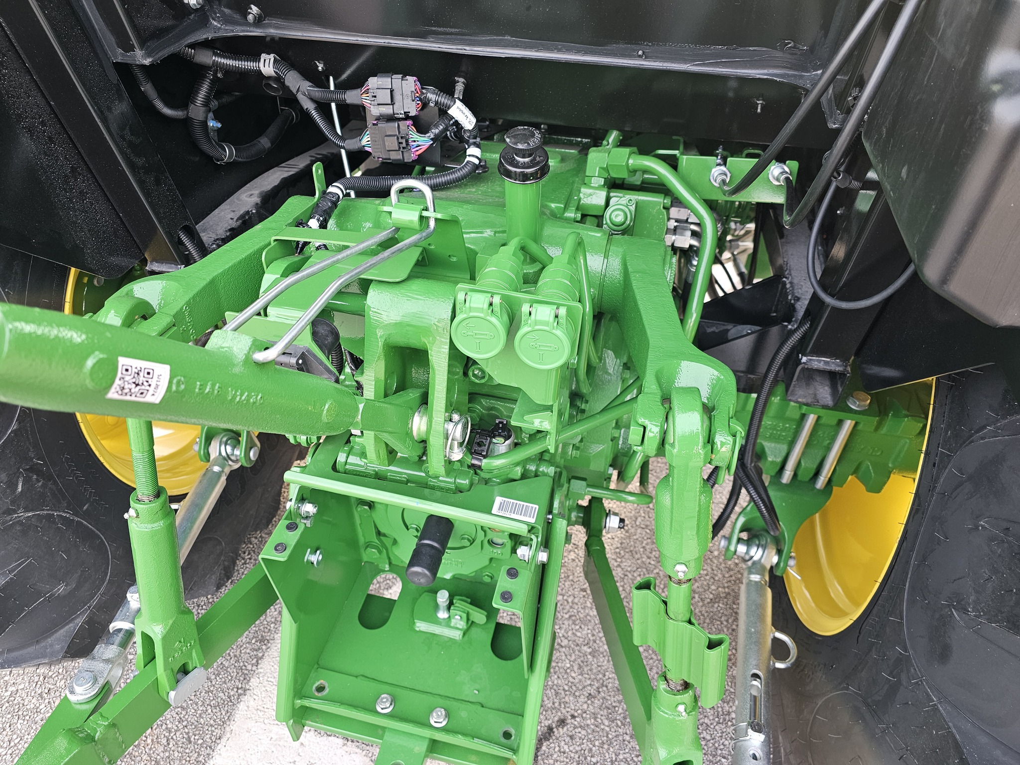 2024 John Deere 5075E Image 8