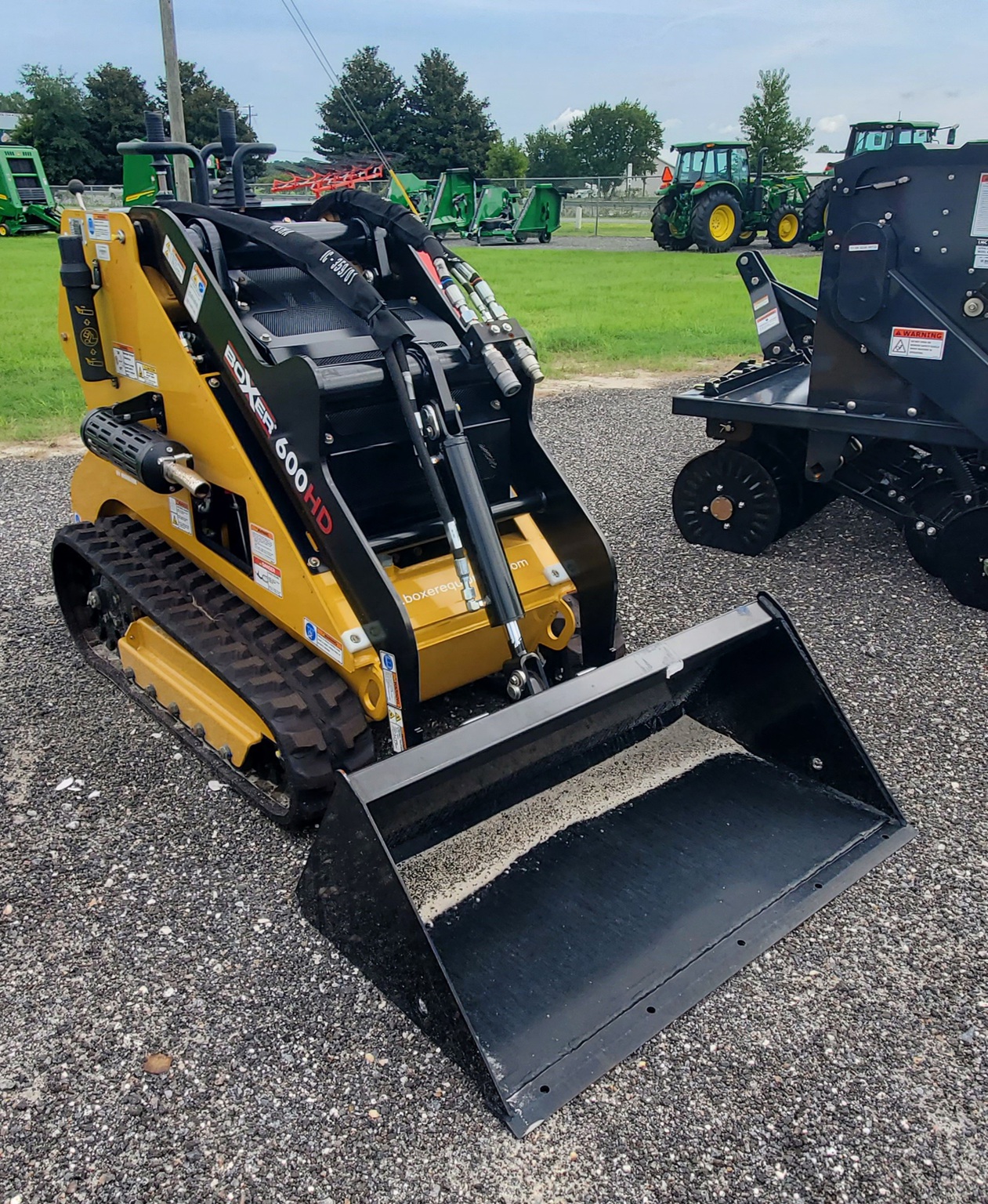 2023 John Deere 600HD Image 5