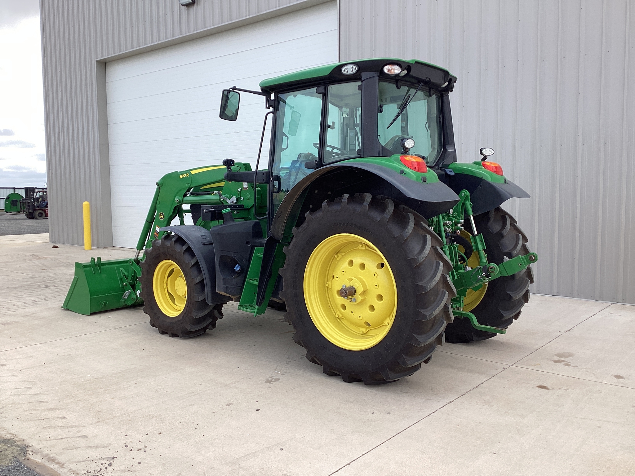 2023 John Deere 6140M Image 3