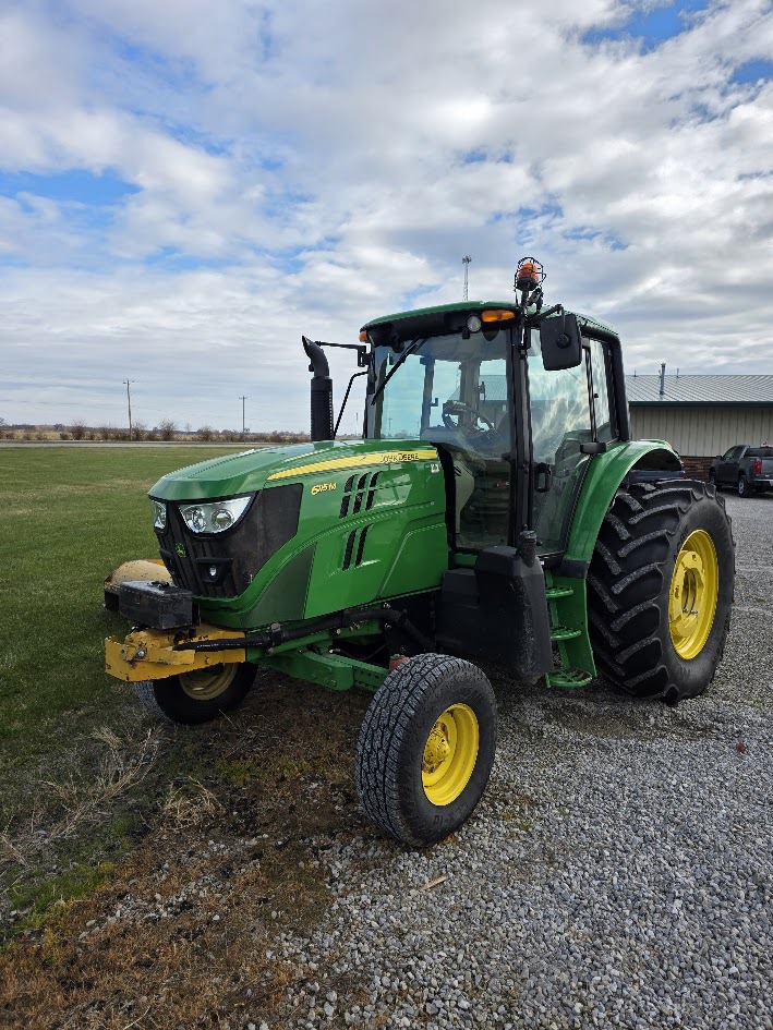 2015 John Deere 6115M Image 1