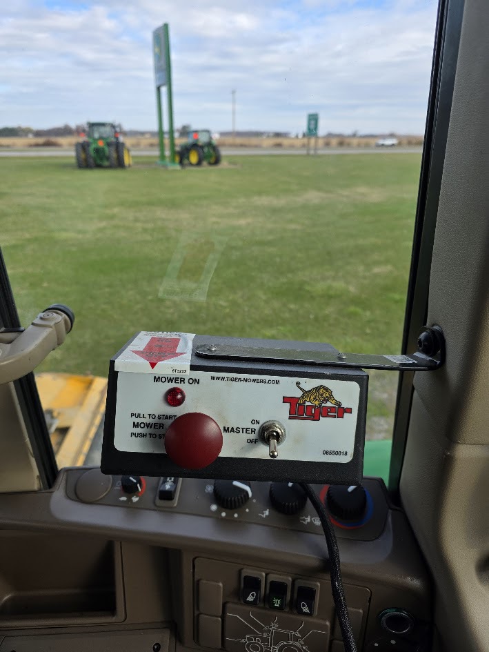 2015 John Deere 6115M Image 18