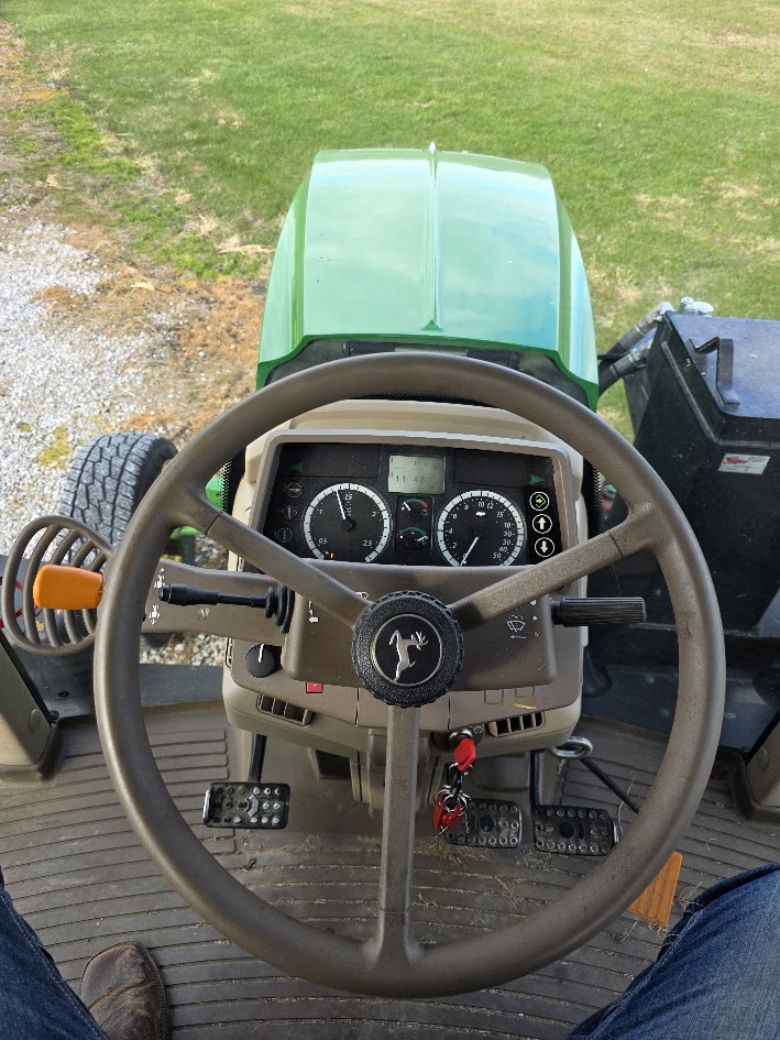 2015 John Deere 6115M Image 12