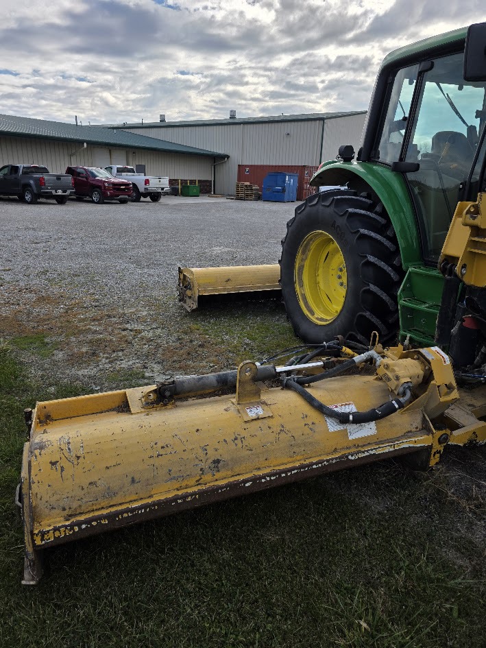 2015 John Deere 6115M Image 6