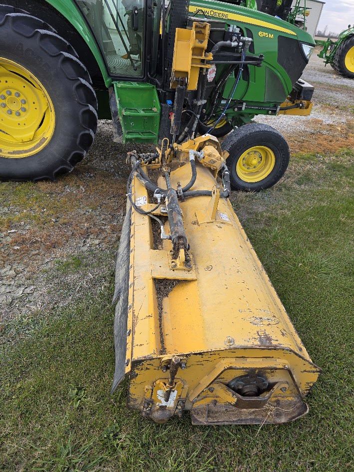 2015 John Deere 6115M Image 7