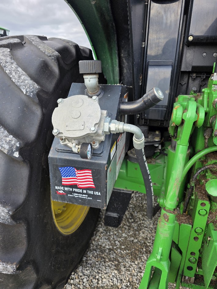 2015 John Deere 6115M Image 10