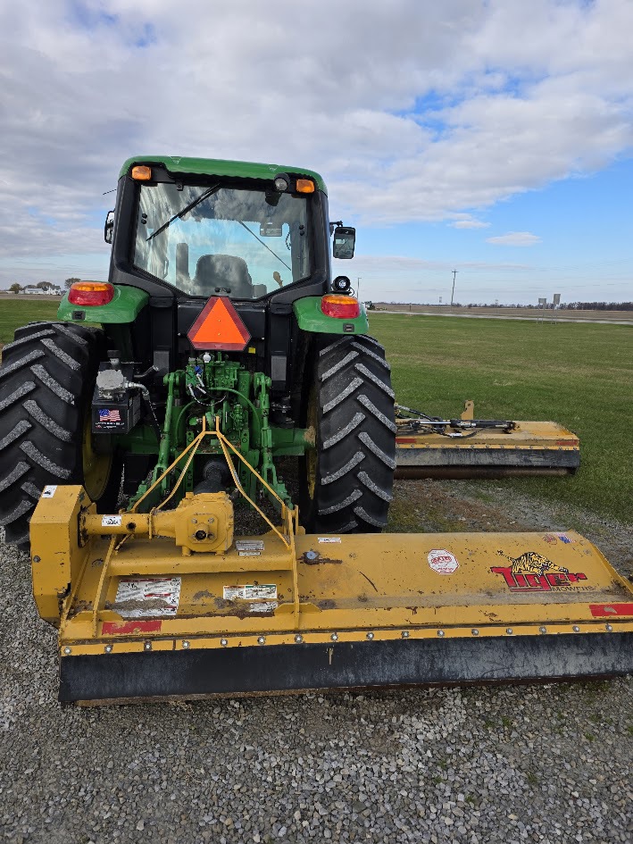 2015 John Deere 6115M Image 3