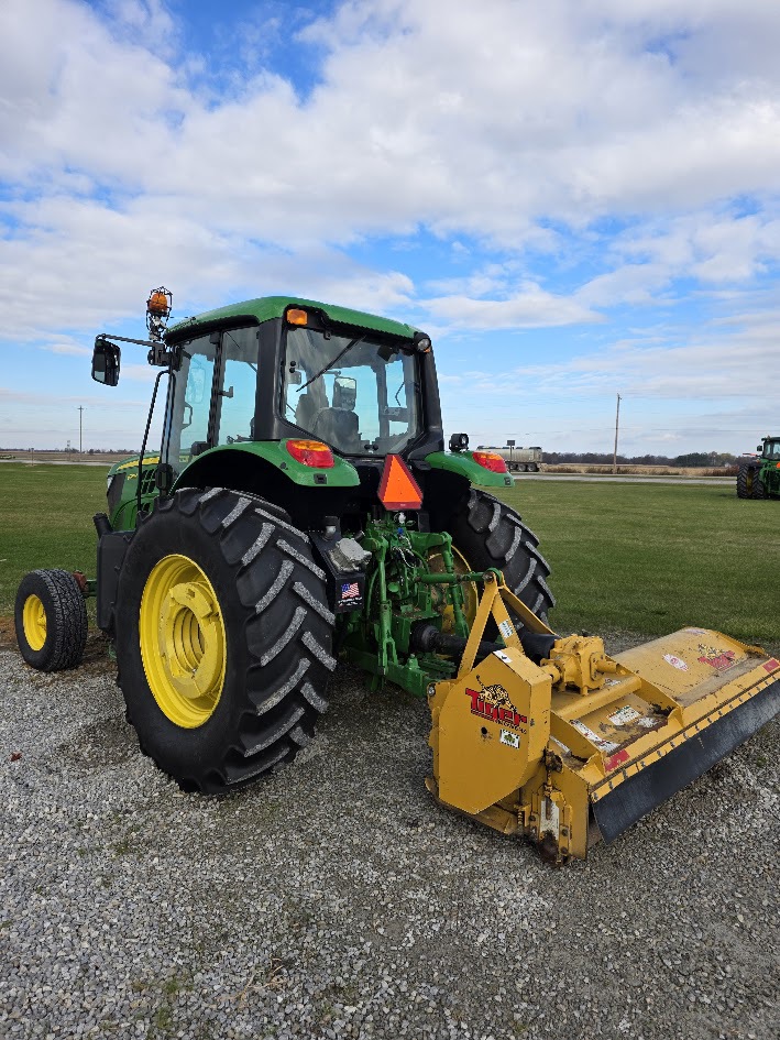 2015 John Deere 6115M Image 2