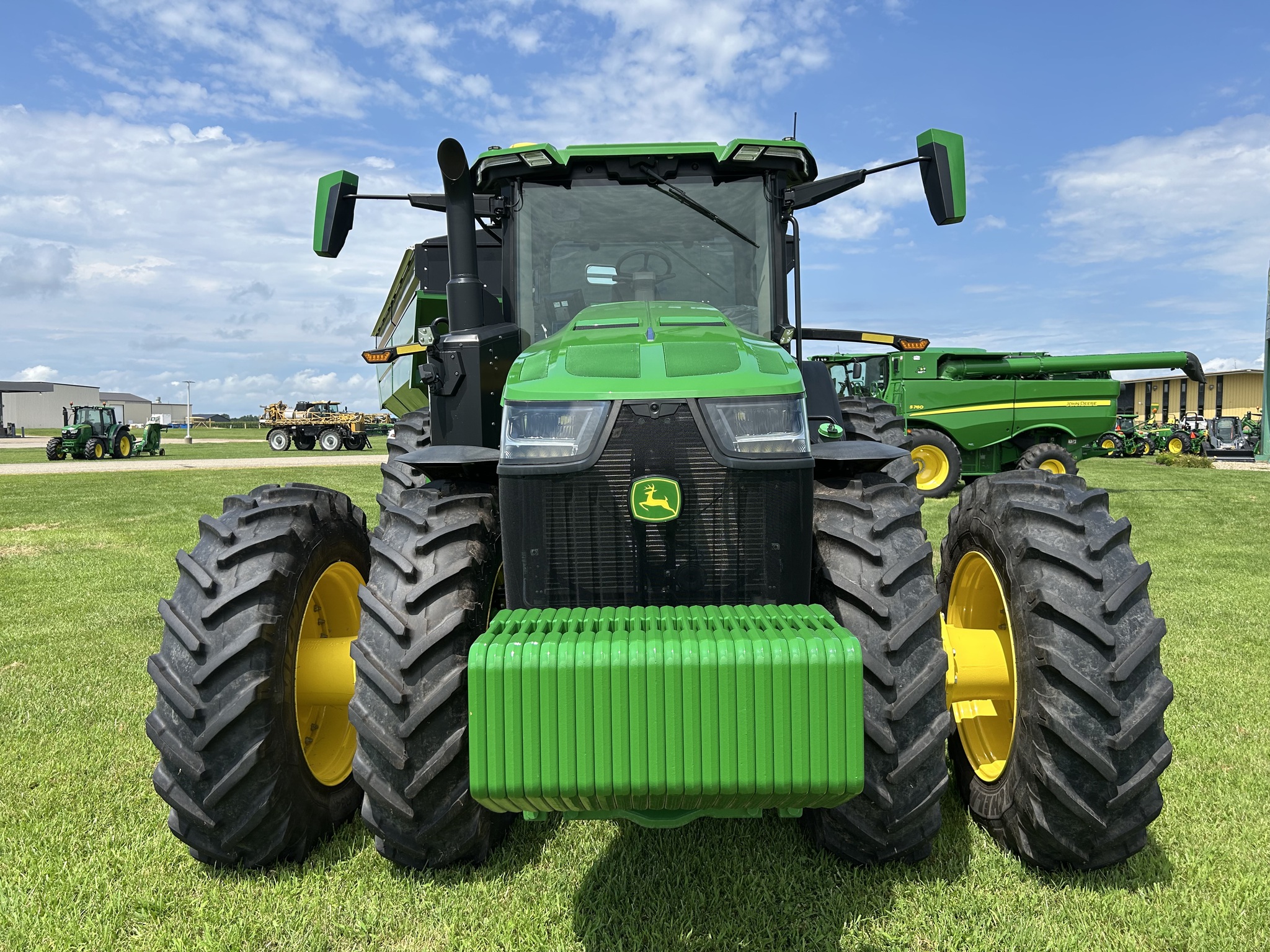  2024 John Deere 8R 340 at Heritage Tractor in Lacon, IL