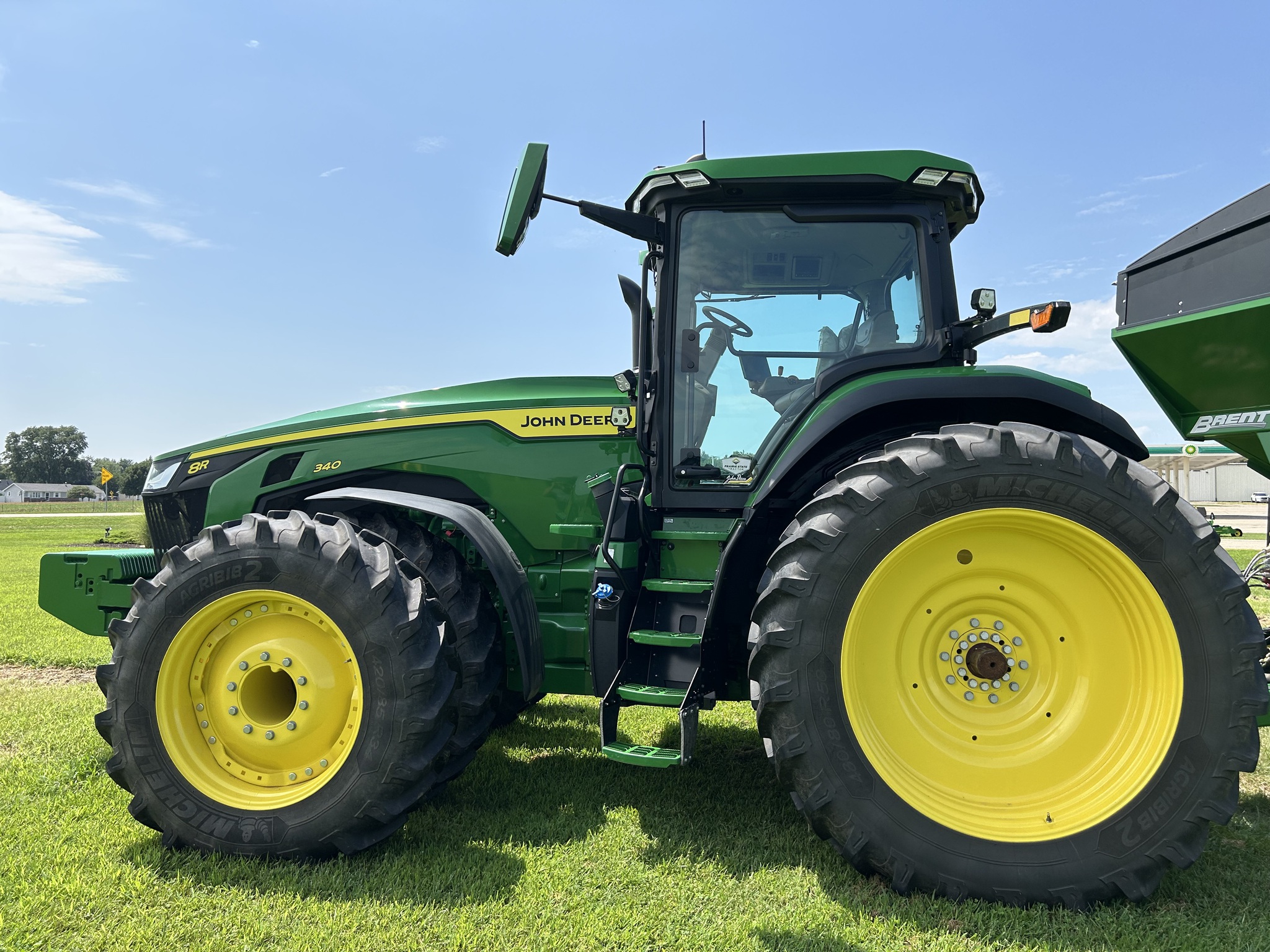  2024 John Deere 8R 340 at Heritage Tractor in Lacon, IL