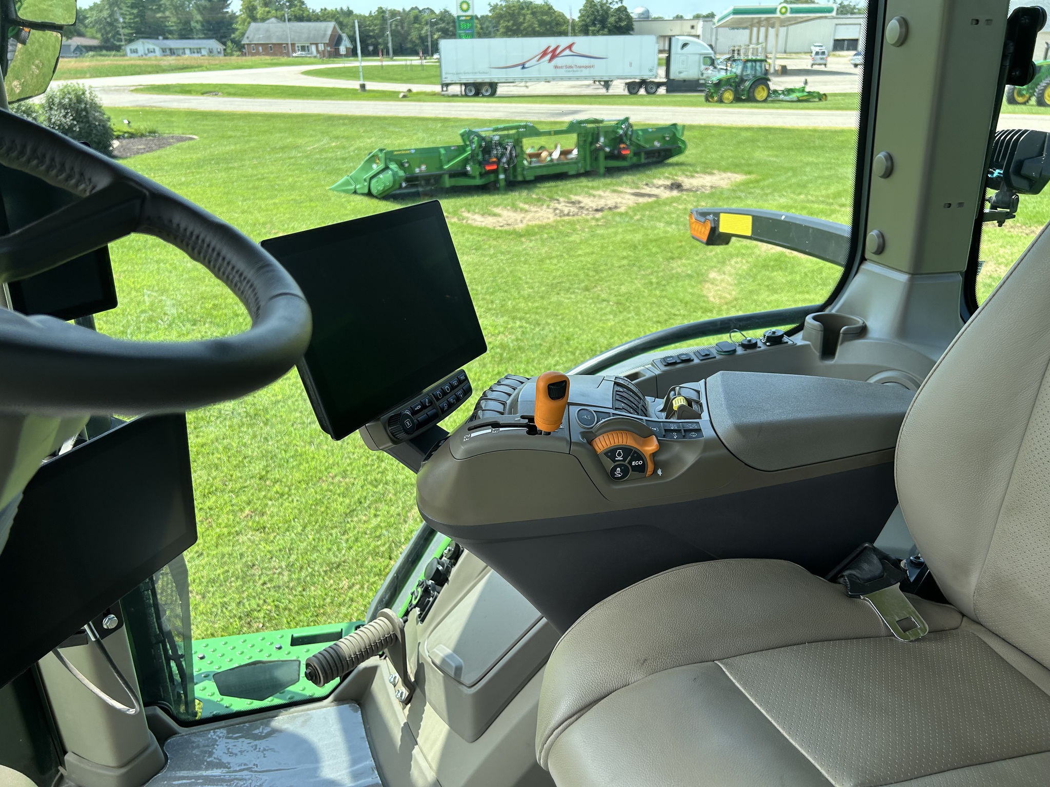  2024 John Deere 8R 340 at Heritage Tractor in Lacon, IL