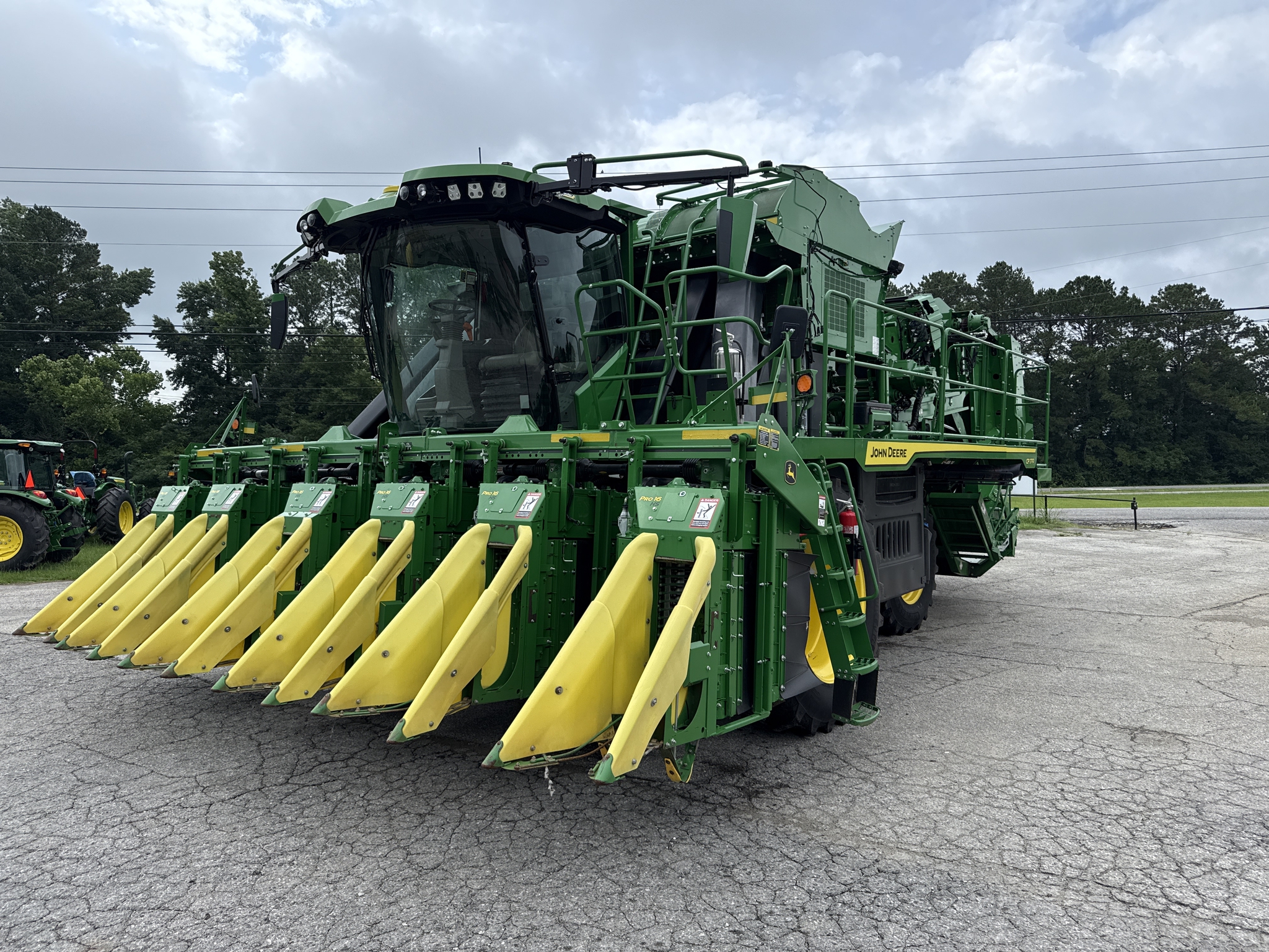 2023 John Deere CP770