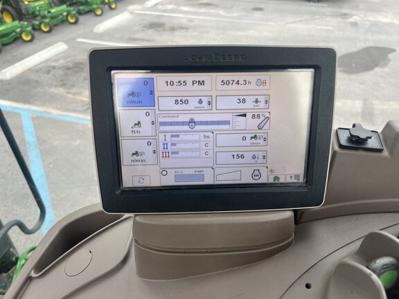 2014 John Deere 6140R Photo 6