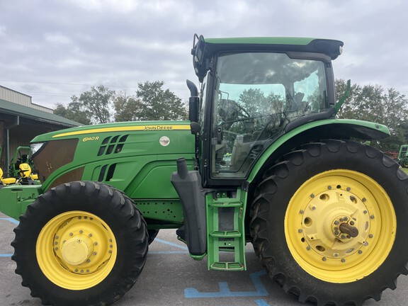 2014 John Deere 6140R Photo 7