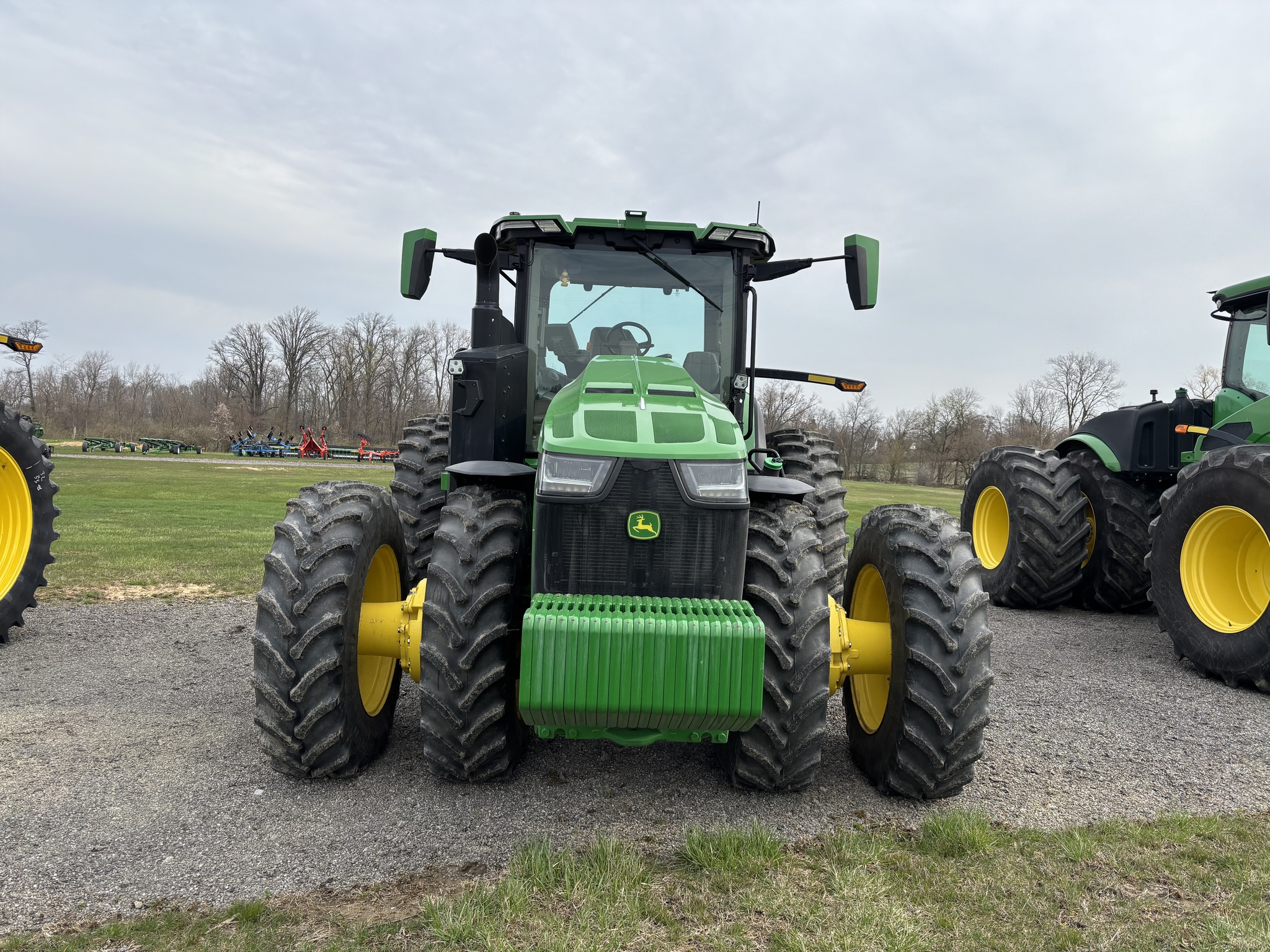 2023 John Deere 8R 370 Image 2
