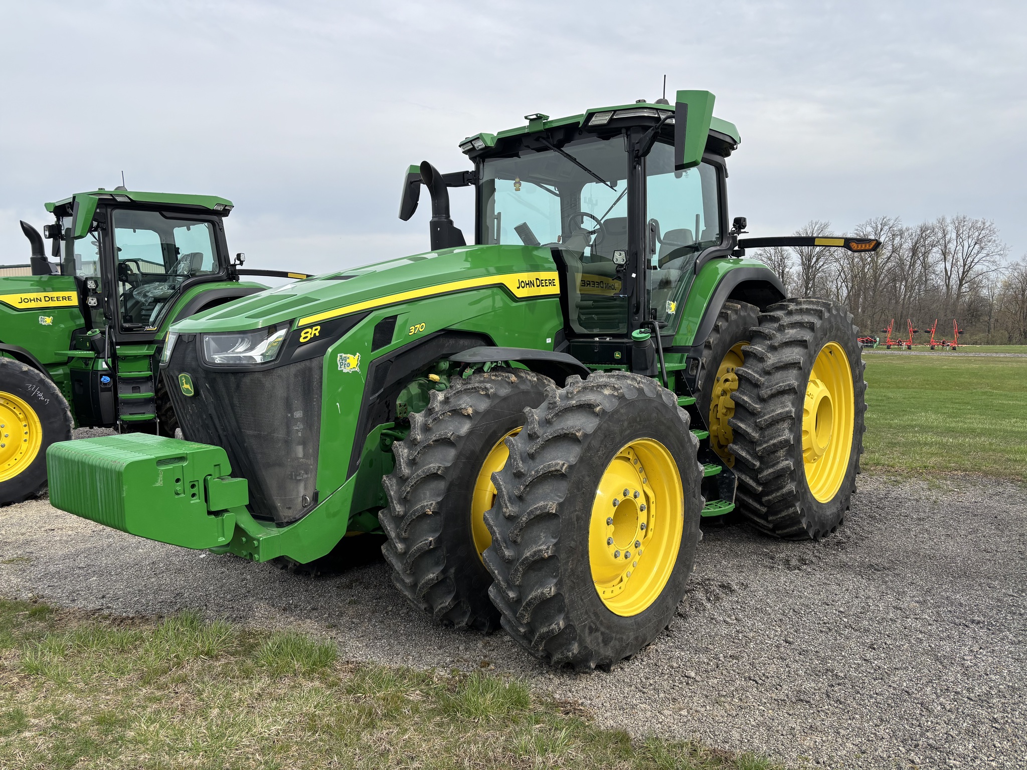 2023 John Deere 8R 370 Image 1