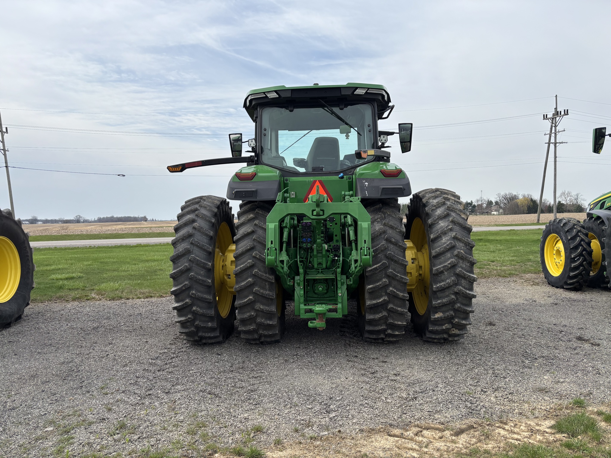 2023 John Deere 8R 370 Image 3