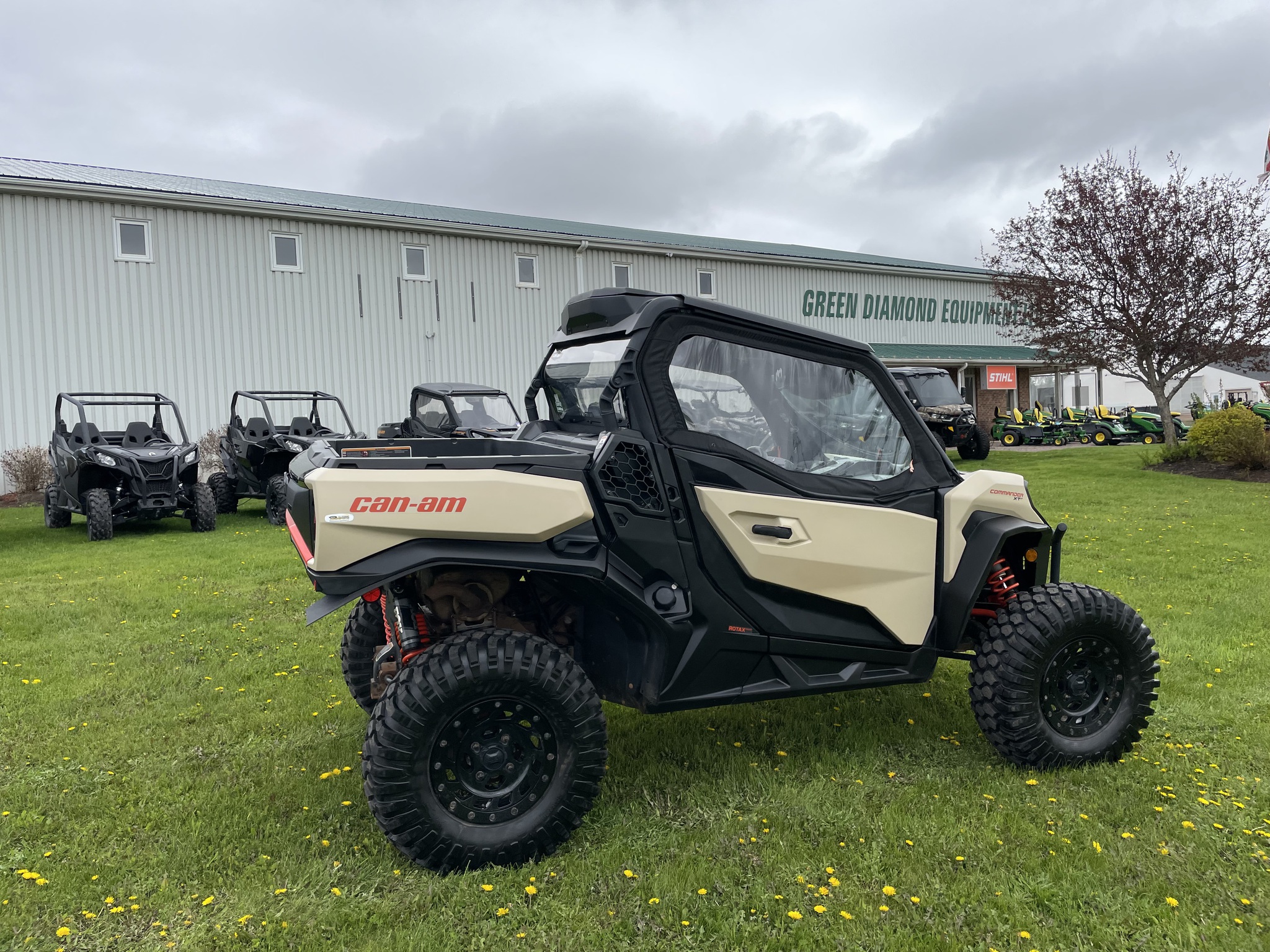 2023 Can-Am Commander XT-P Image 4