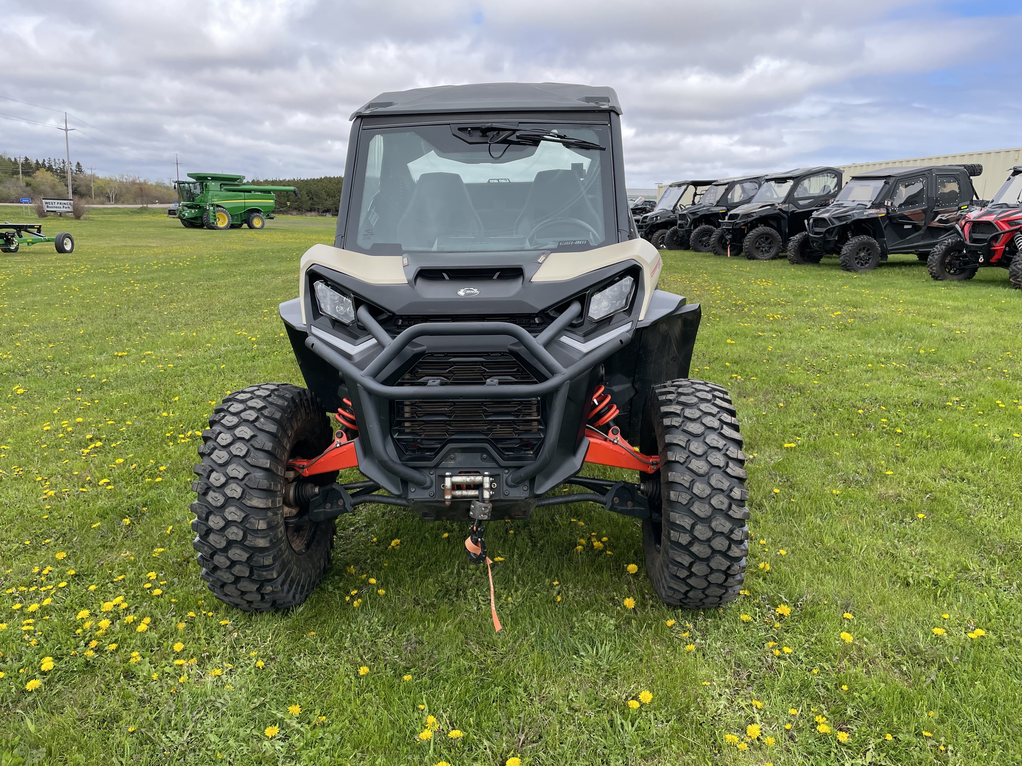 2023 Can-Am Commander XT-P Image 5
